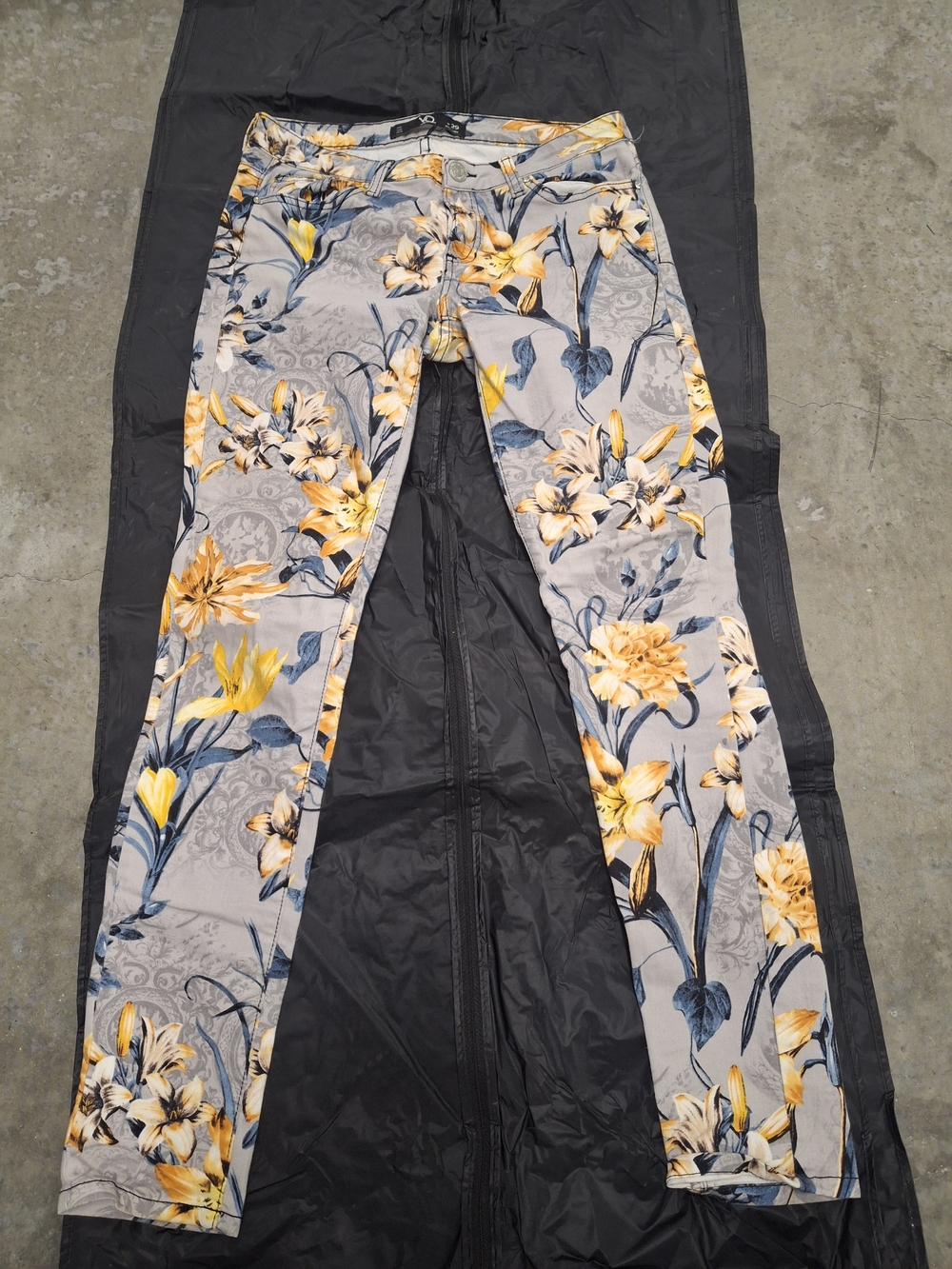 Floral Print Women's Stretch Pants in Gray & Yellow